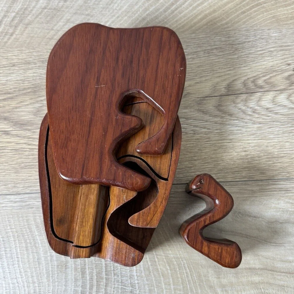Wooden APPLE with CUTE WORM Puzzle‎  Jewelry Trinket Box Gift Teacher Unique